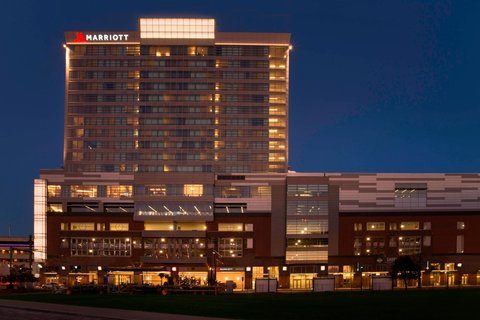 Buffalo Marriott at LECOM HarborCenter