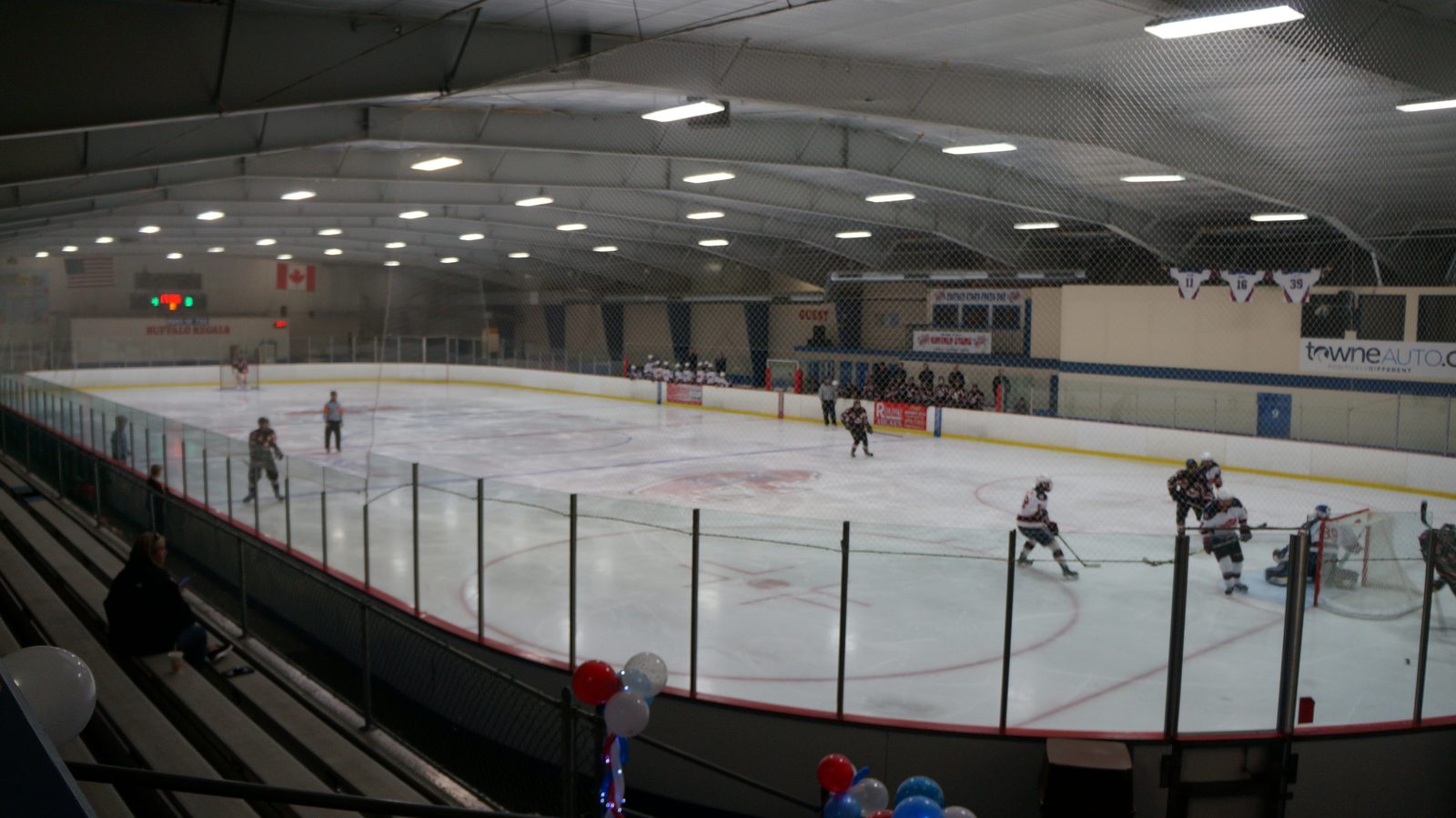 Holiday Twin Rinks